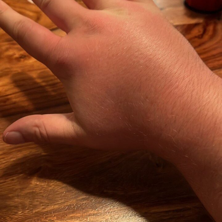 photo 5936135593736124597 y