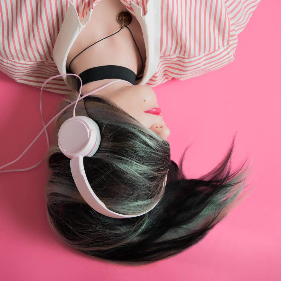 Auctor posuere at velit 1 q009